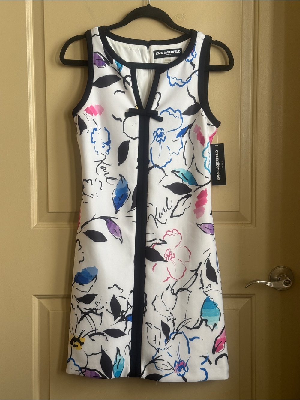 nwt Karl Lagerfeld White Floral Sleeveless Scuba Crepe Mini Dress w/ Black Trim